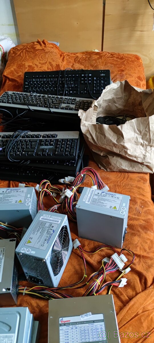 Konvolut komponentů k PC - 7