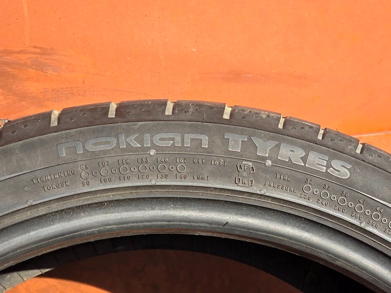 Letní Nokian 225/40/18 XL - 7