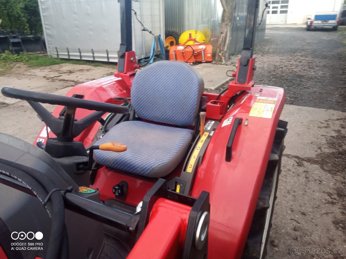 malotraktor Yanmar EF 326 servo s nakladač - 7