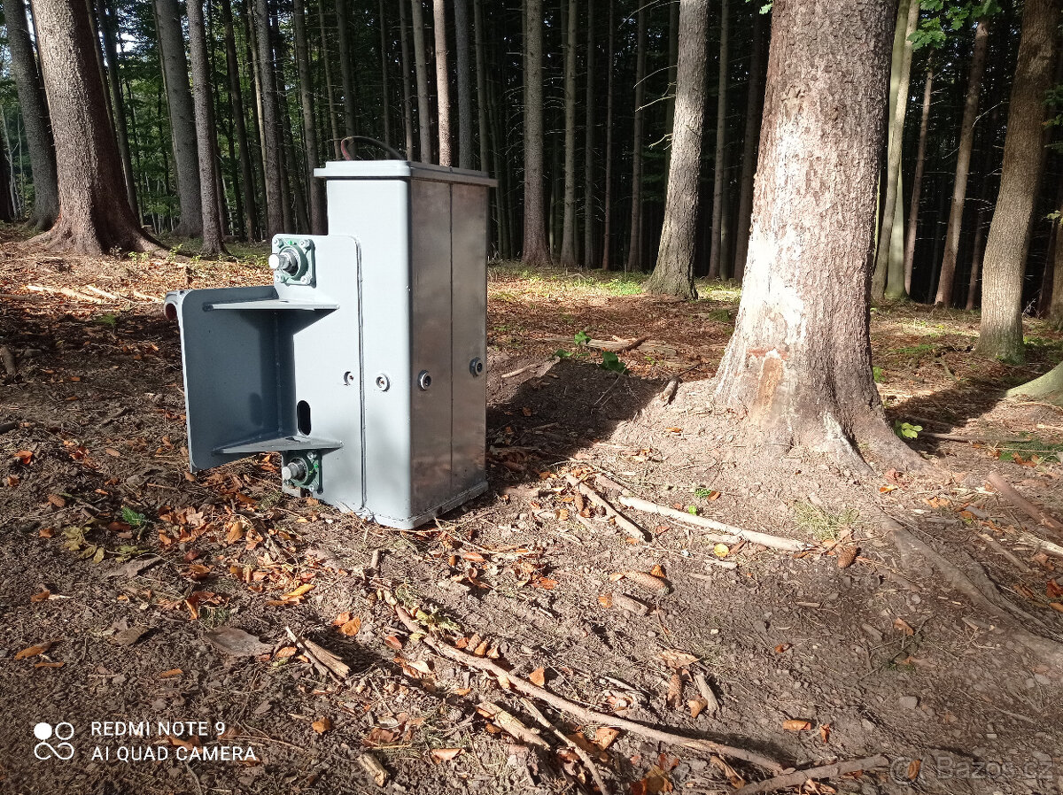 Zatloukač kůlů H225 - 7