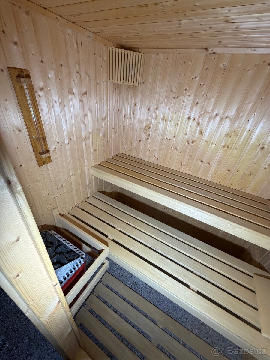 Finská sauna Knüllwald 182x152 - 7
