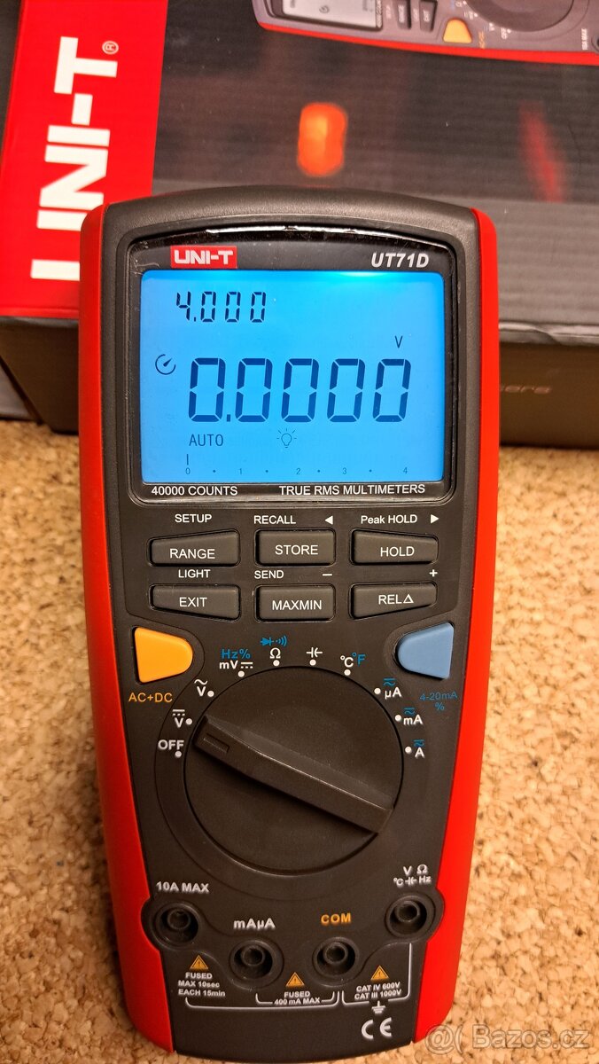 Velmi přesný TRMS multimetr UNI-T UT71D ±0,05% - 7