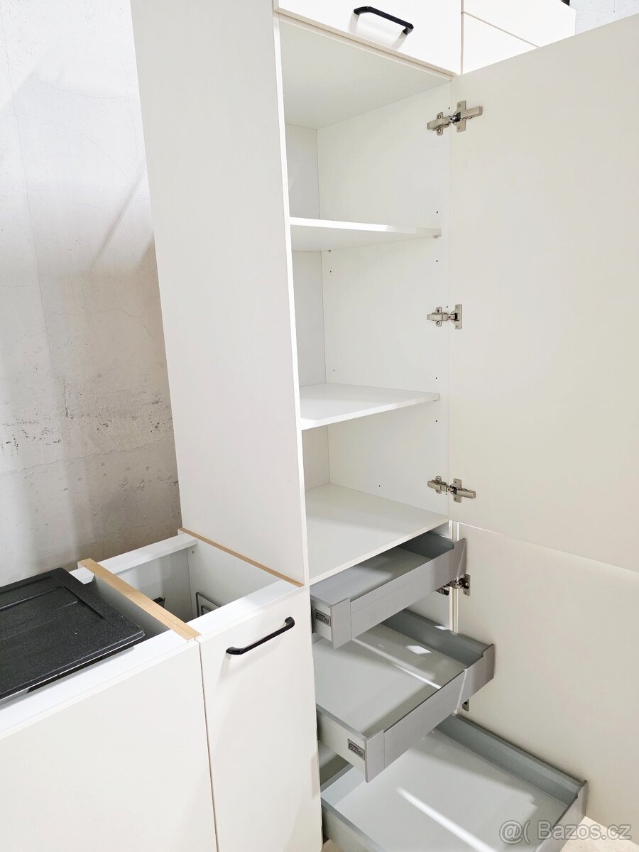 Kuchyňská linka se spotřebiči (téměř nová) - 7