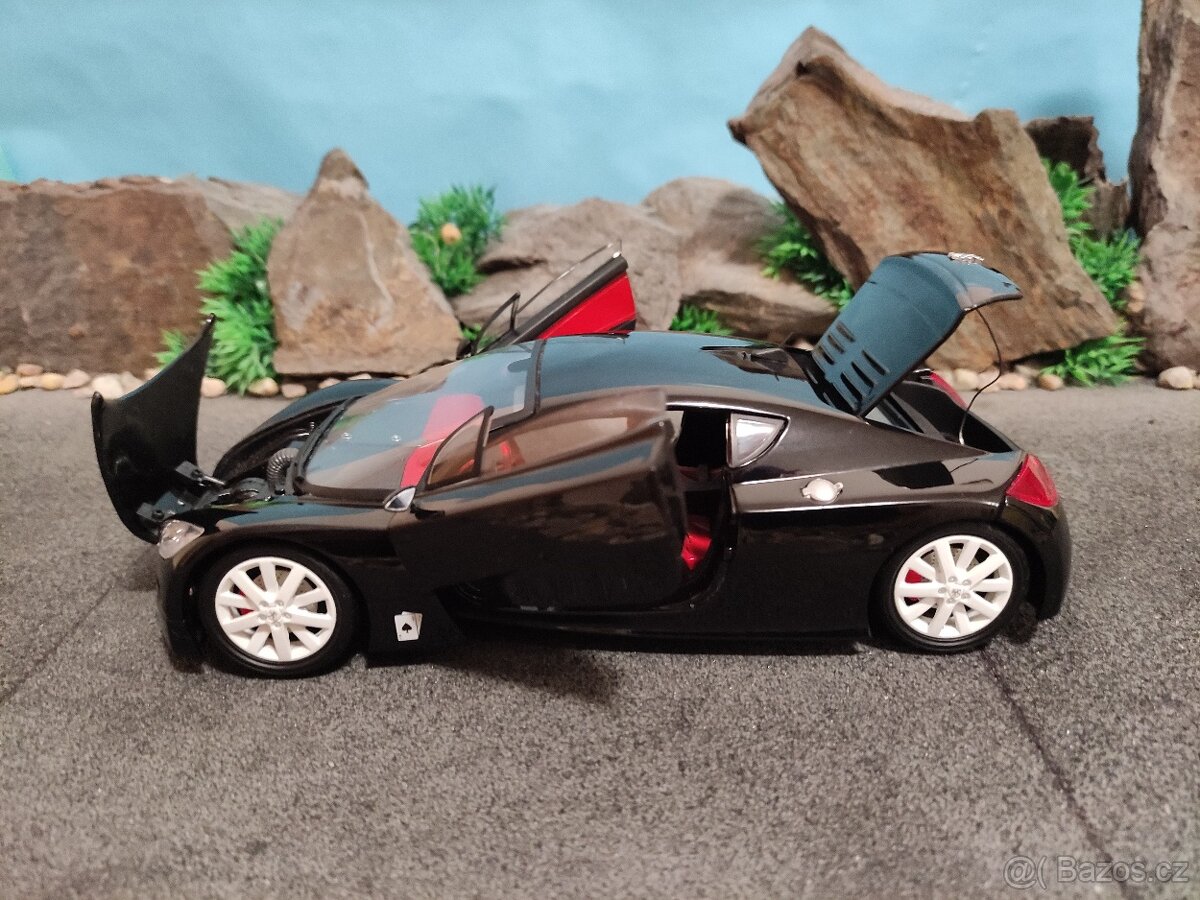 prodám model 1:18 peugeot RC - 7