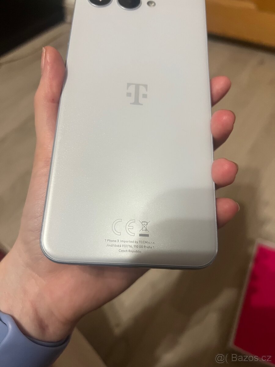 T Phone 3, Stříbrný - 7