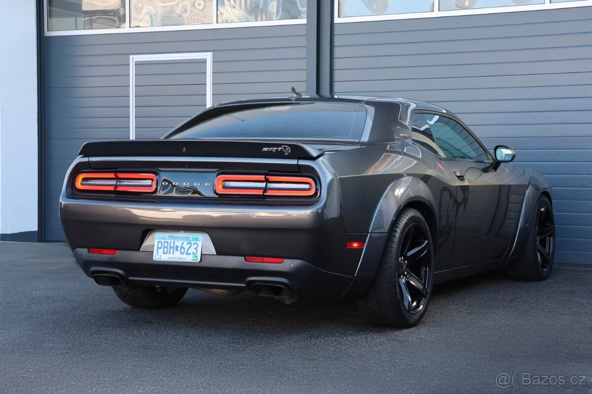 Dodge Challenger SRT Hellcat Jailbreak WideBody (č. B44) - 7
