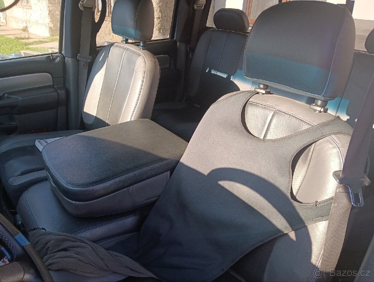 Dodge RAM 1500 5,7 - 7