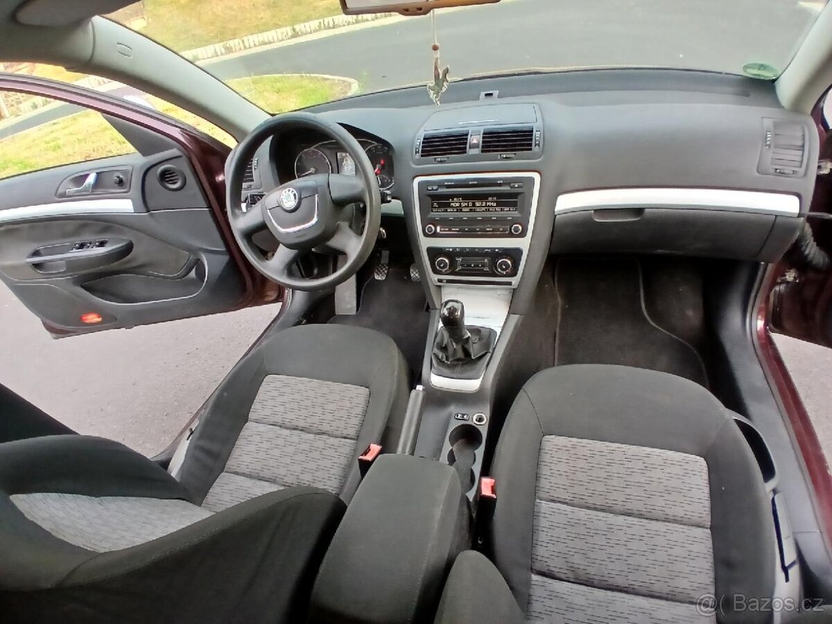 Š-OCTAVIA COMBI AMBIENTE 1.8TSI rok 2010 STK 7/2028 - 7