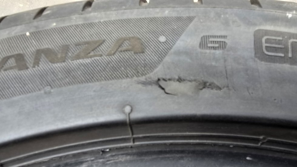 Letní pneu 235/45/18 Bridgestone - 7