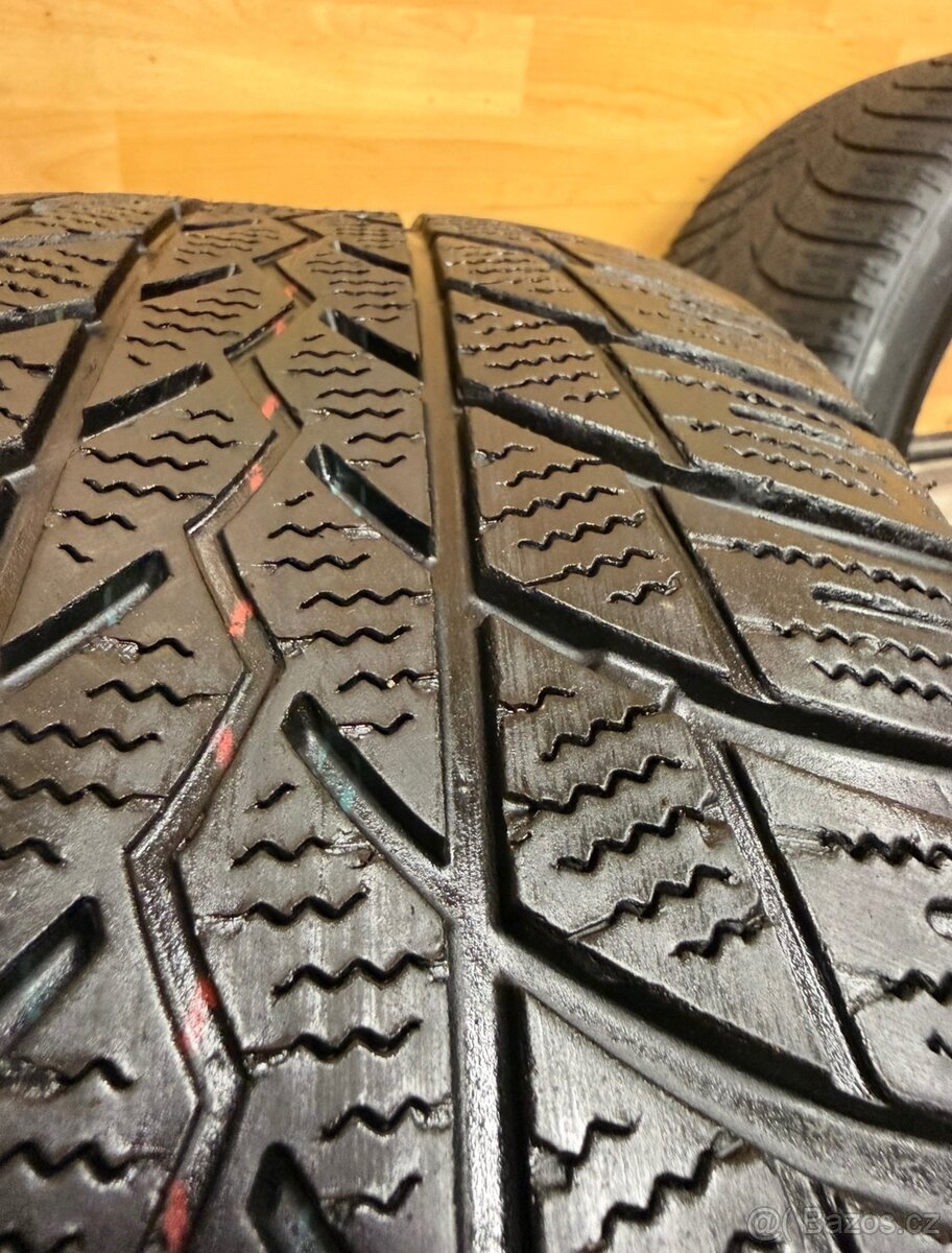 Zimní pneu 235/55/17 - 7