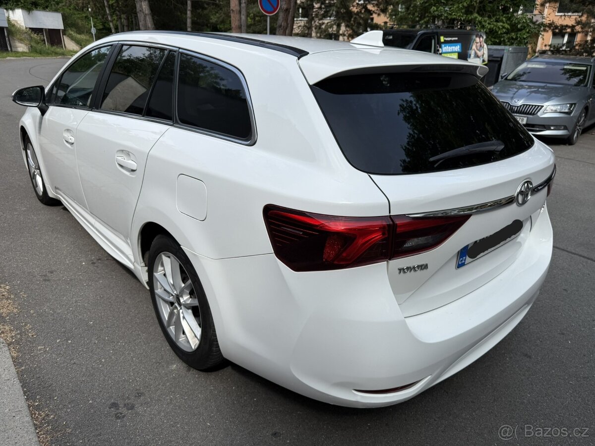 Toyota Avensis combi 2.0 D 105kw r.v.2016 - 7