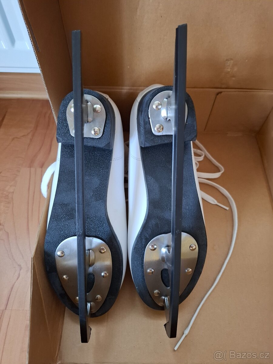 Prodám dámské zimní brusle vel. 41, nové - 7