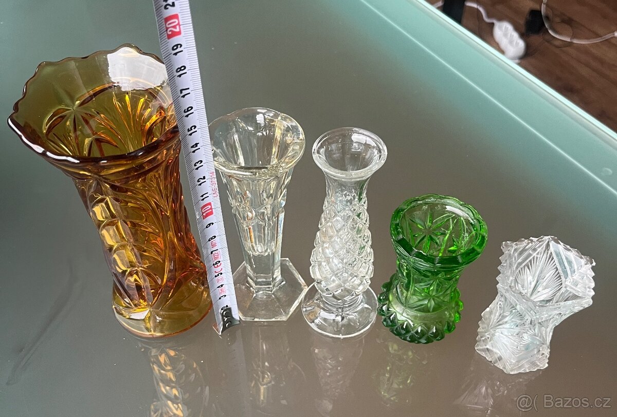 Staré skleněné vázičky z chalupy – sada 5 ks - 7