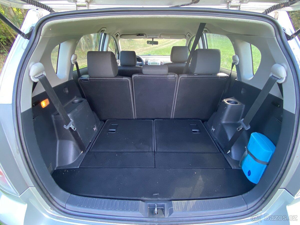 Toyota Corolla Verso, 2.2 D-4D, r.v.2007, 7 míst, tažné - 7