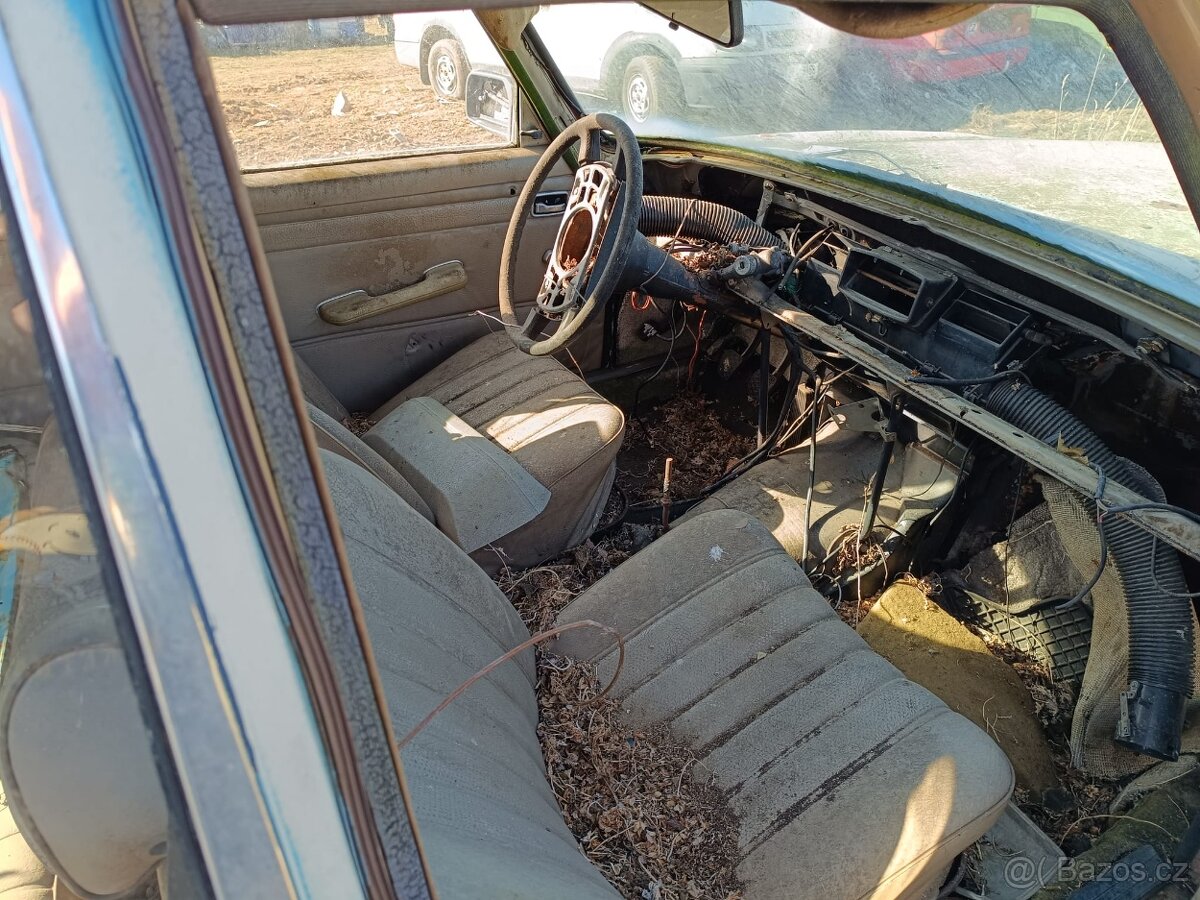 Mercedes-Benz 115 - 7