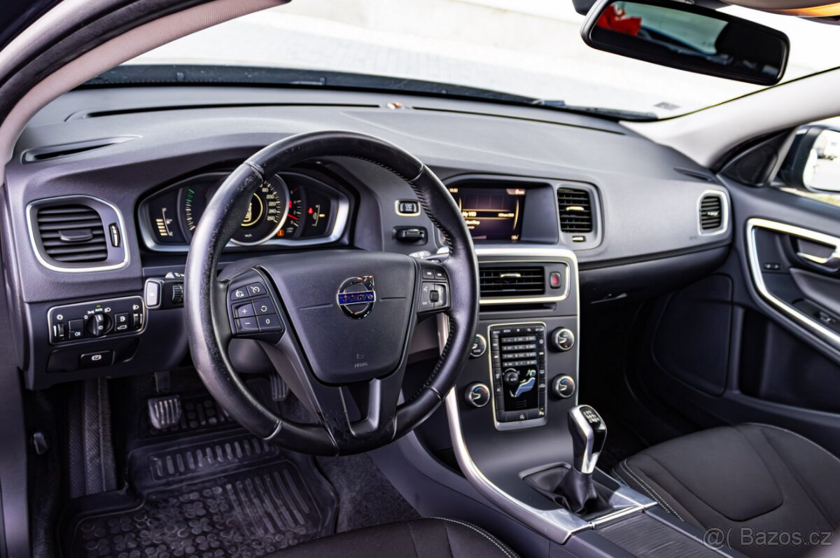 Volvo V60 D2 2.0 88kW Momentum - 7