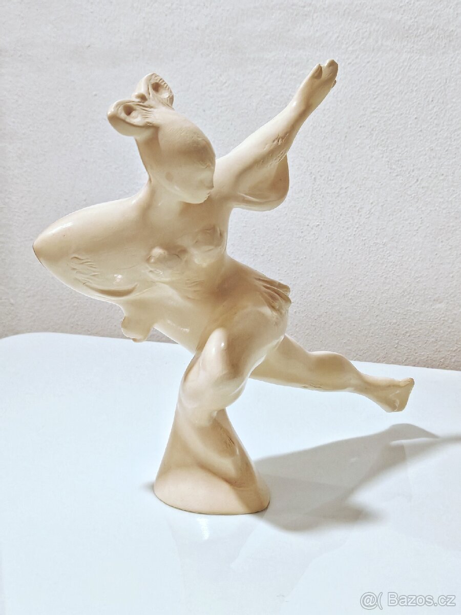 Soška bruslařka - 7