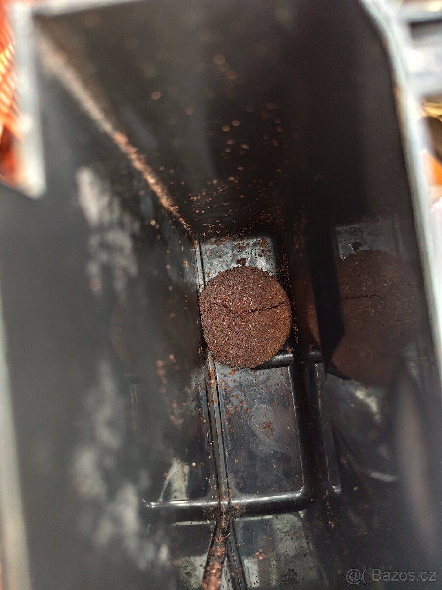 Prodám automatický kávovar Krups EA81 - 7