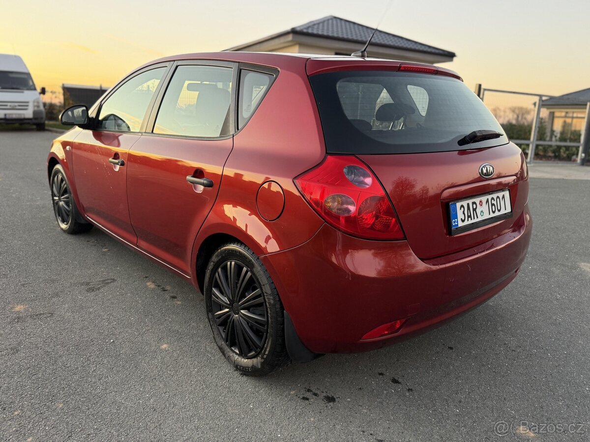 Kia Ceed 1.6i 92kw +PůvodČR+NAJETO 277TKM+ - 7