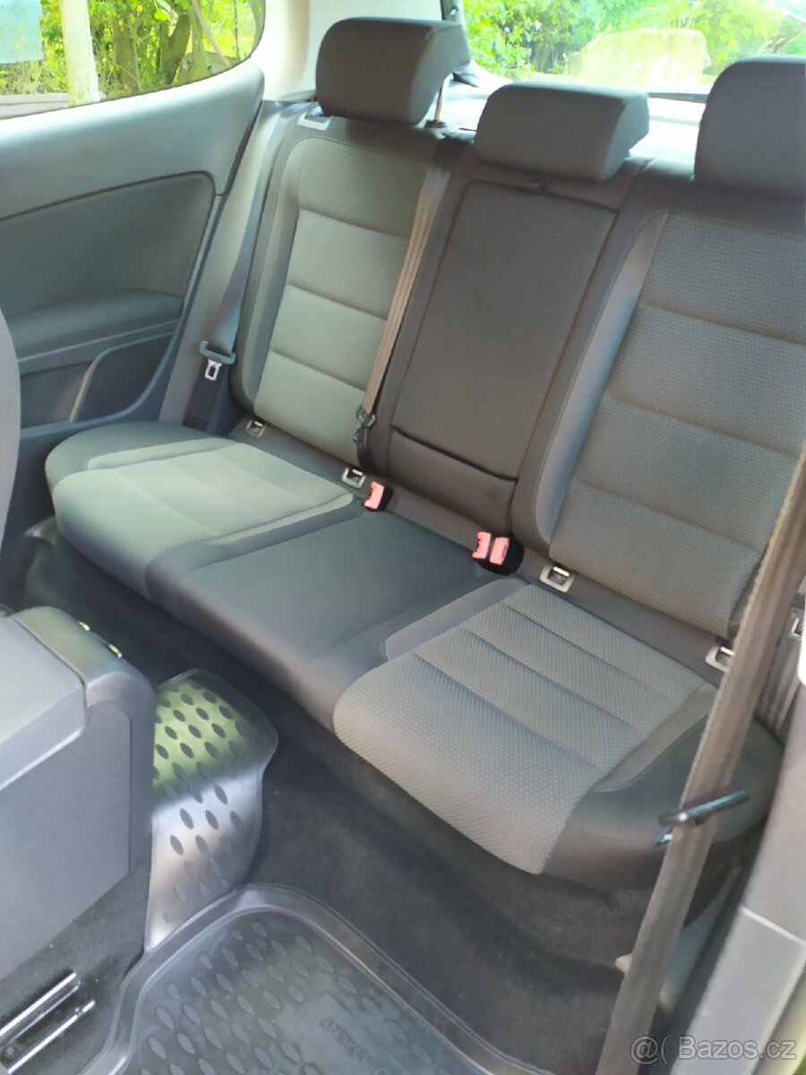 VW Golf IV Comfortline 1,4i - 7