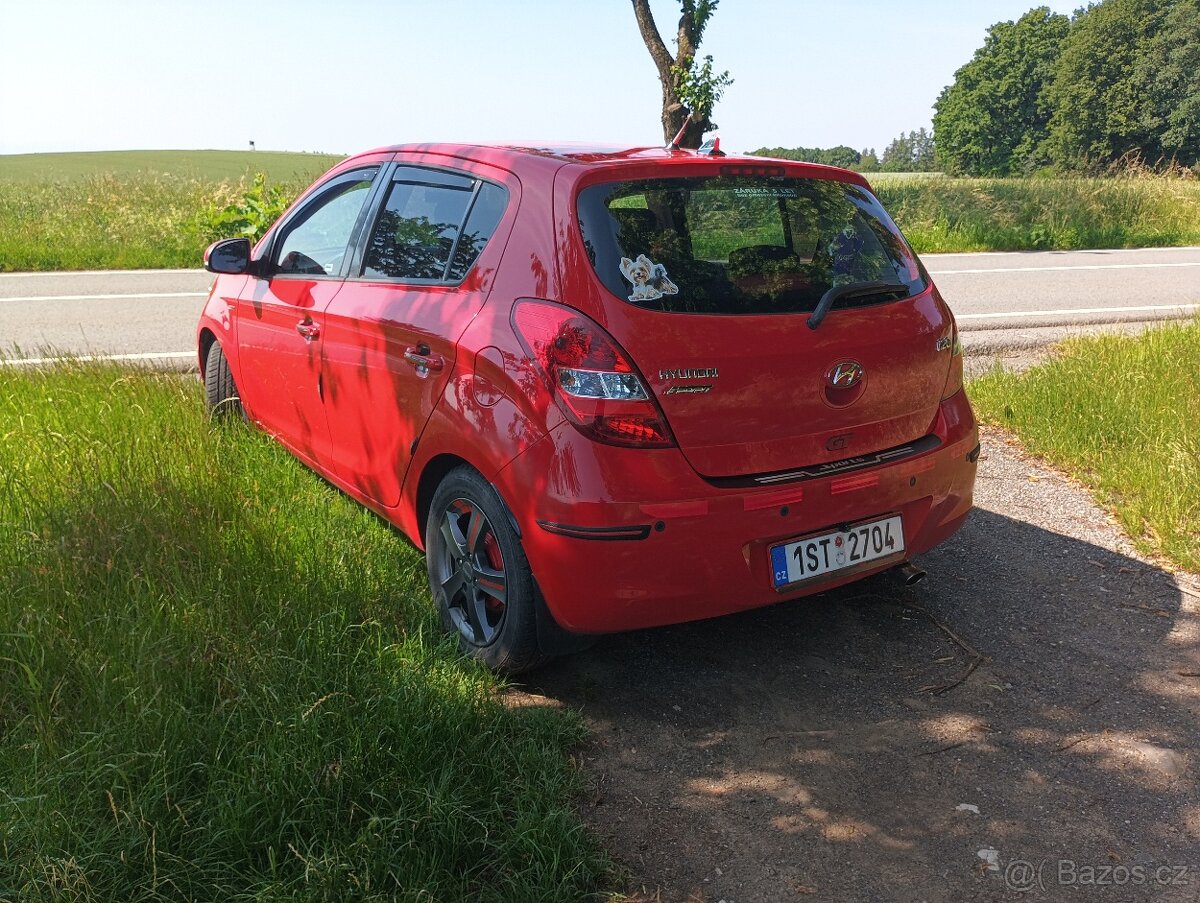 Prodám Hyundai i20 - 7