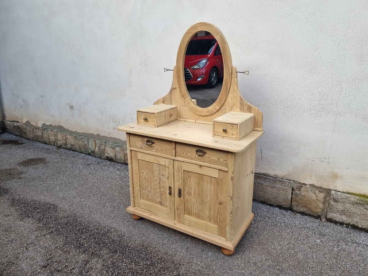 KRÁSNÝ STARÝ SPODEK - TOALETKA - 7