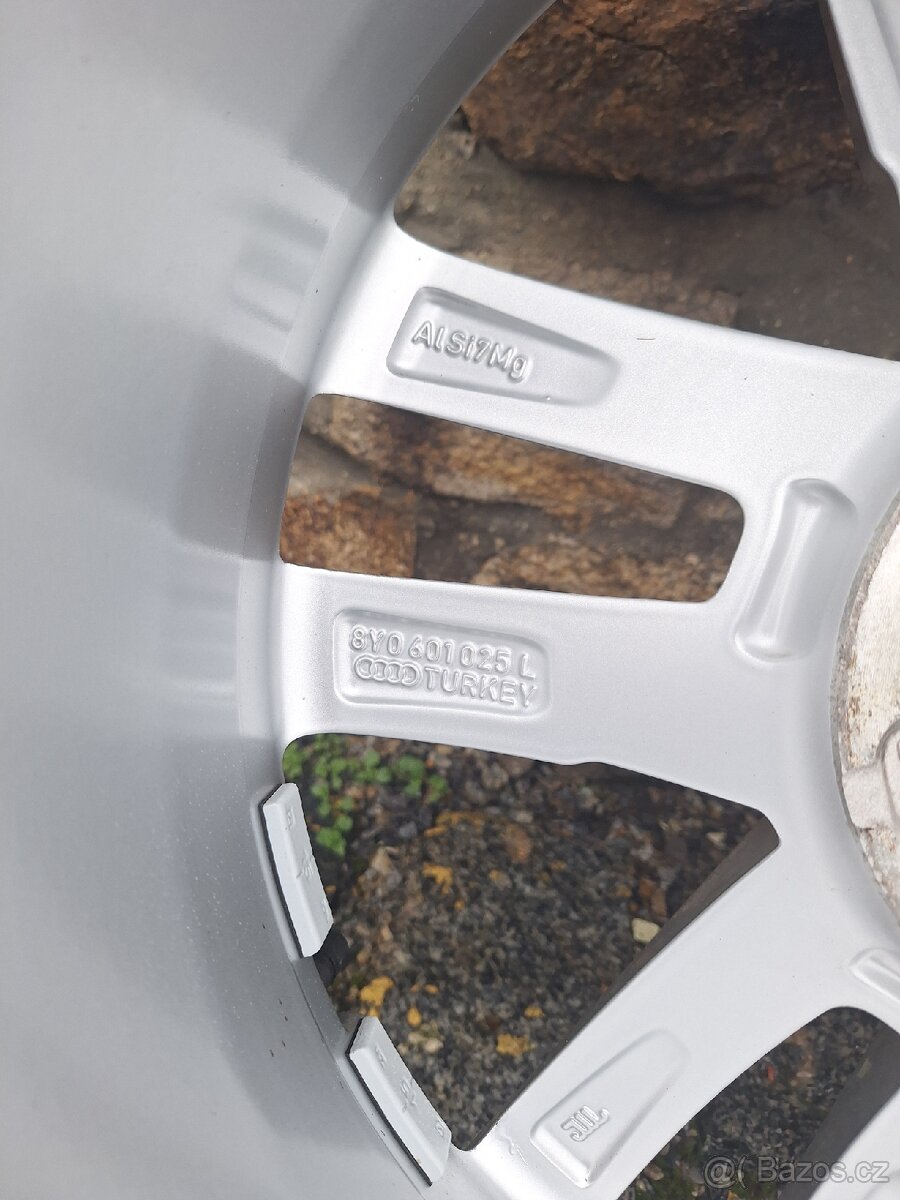 4x zimní Bridgestone 205 50 17. - 7