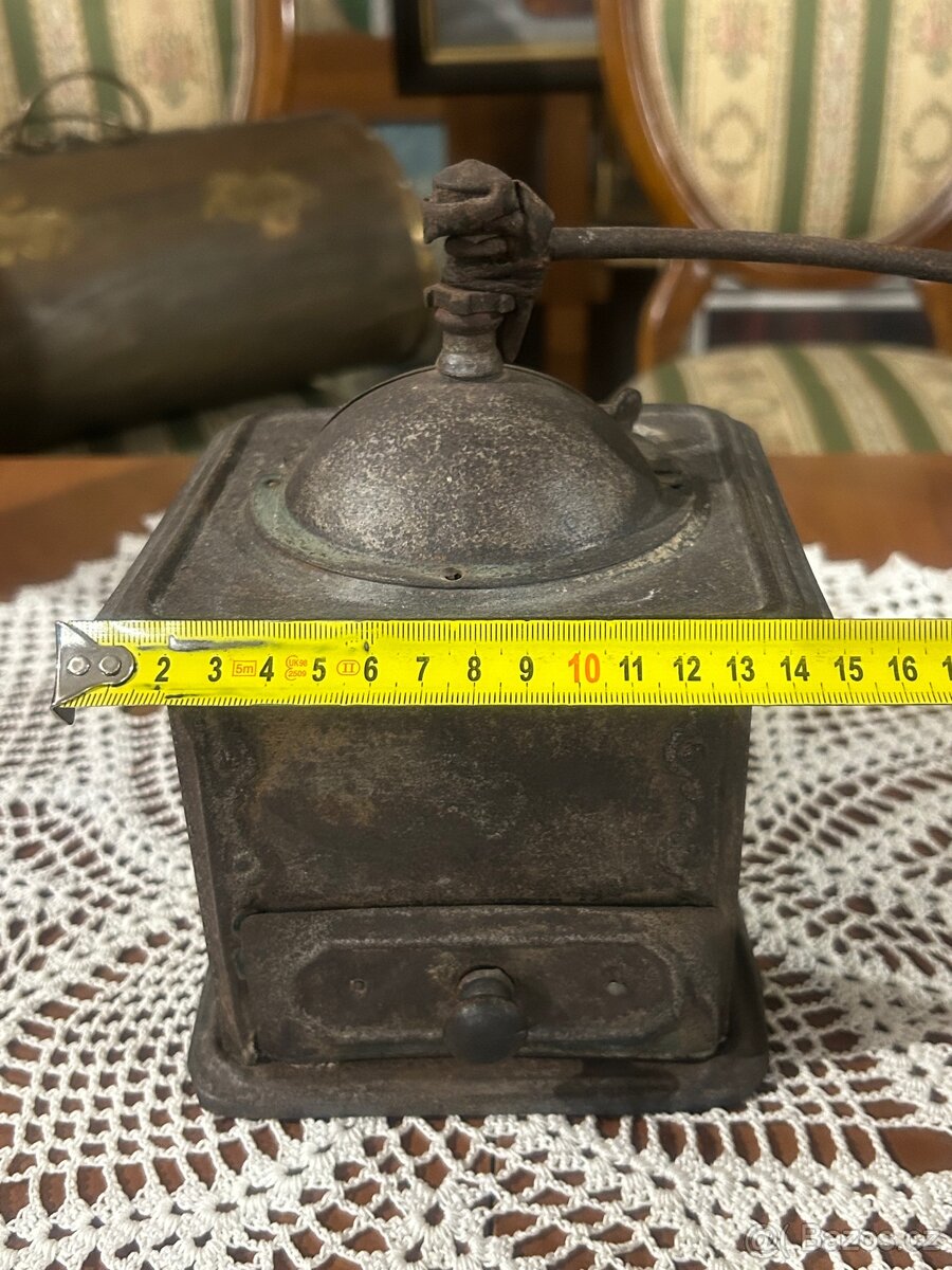 Starožitný plechový kávomlýnek - 7