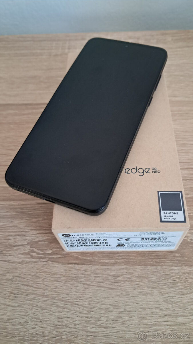 Motorola Edge 30 NEO 5G (čtěte popis) - 7