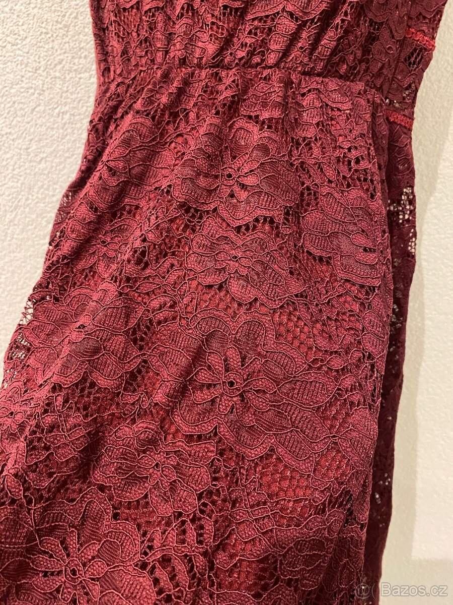 Vínové krajkové šaty - 7