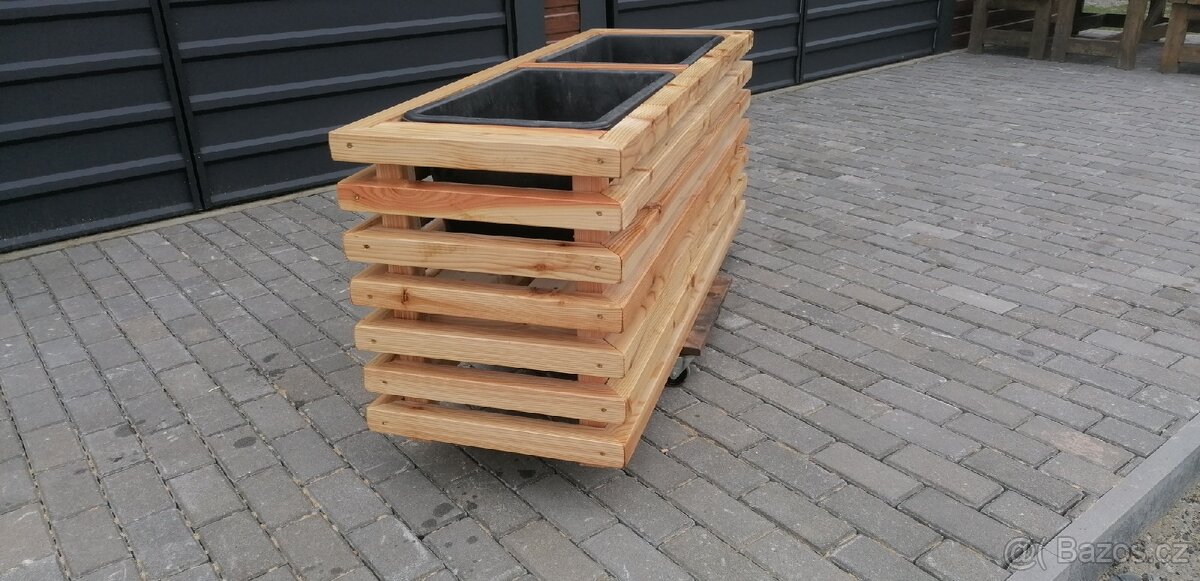 Dekorativní vyvýšené modřínové záhony - 7