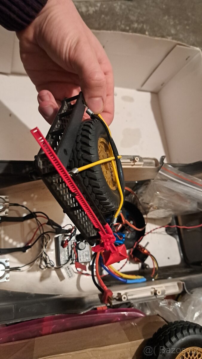 RC auto Tamiya CC01 - 7