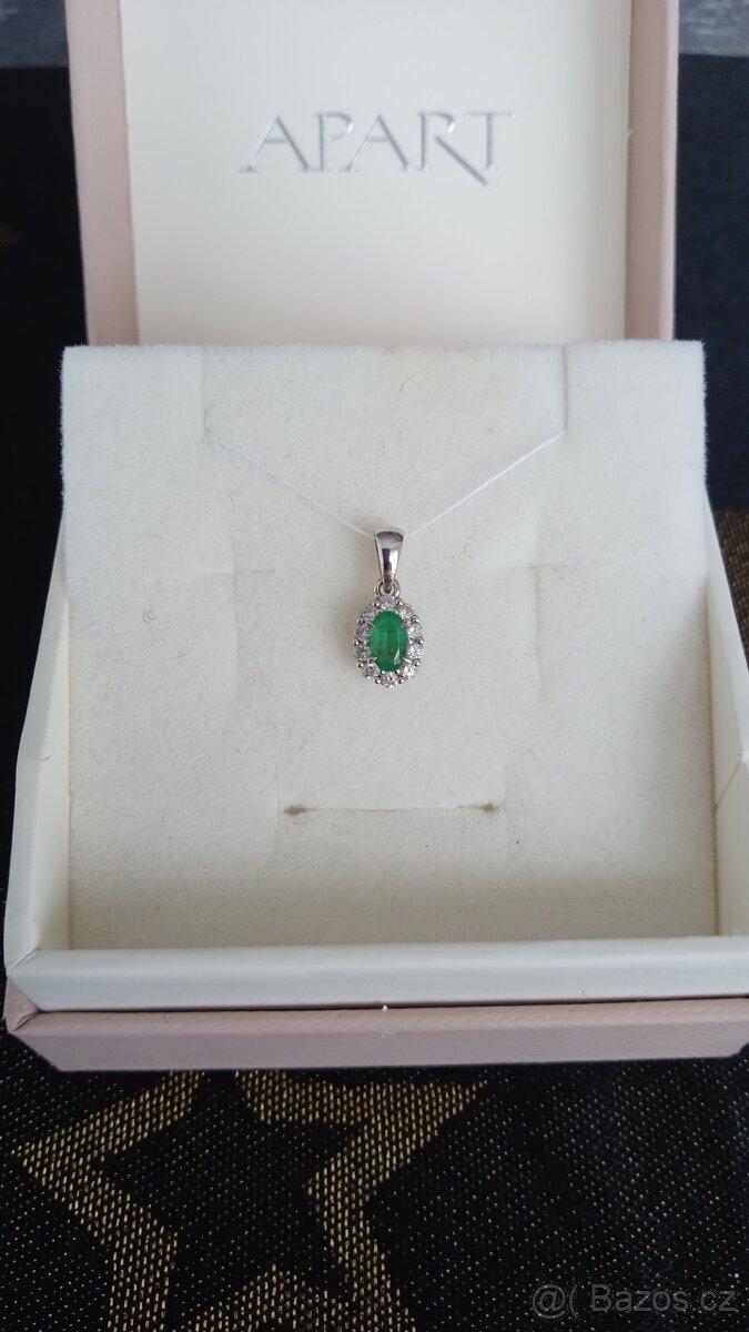 Přívěsek s bílého zlata se smaragdem a brilianty - 7