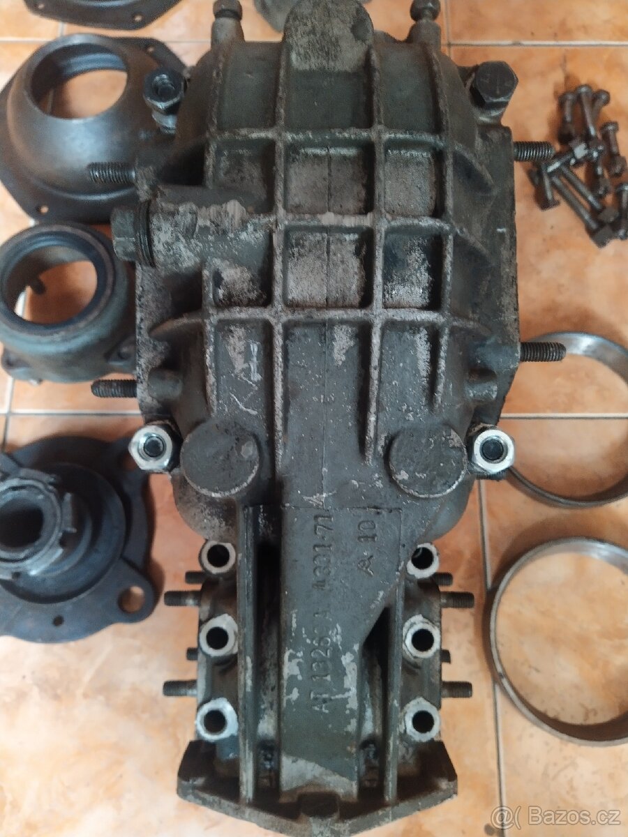 John Deere skříň převodovky/Housing - 7