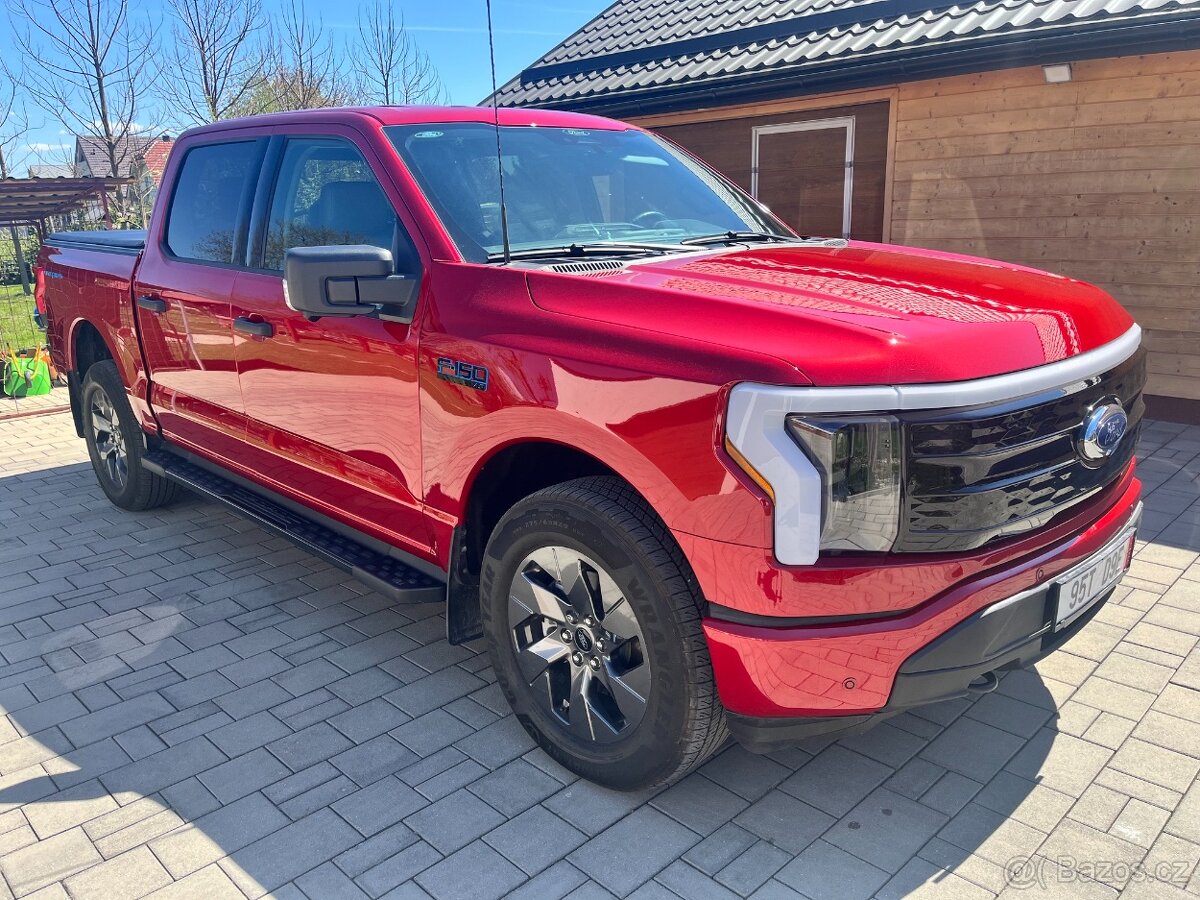 Predám Ford F-150 F150 Lightning 2024 - 7