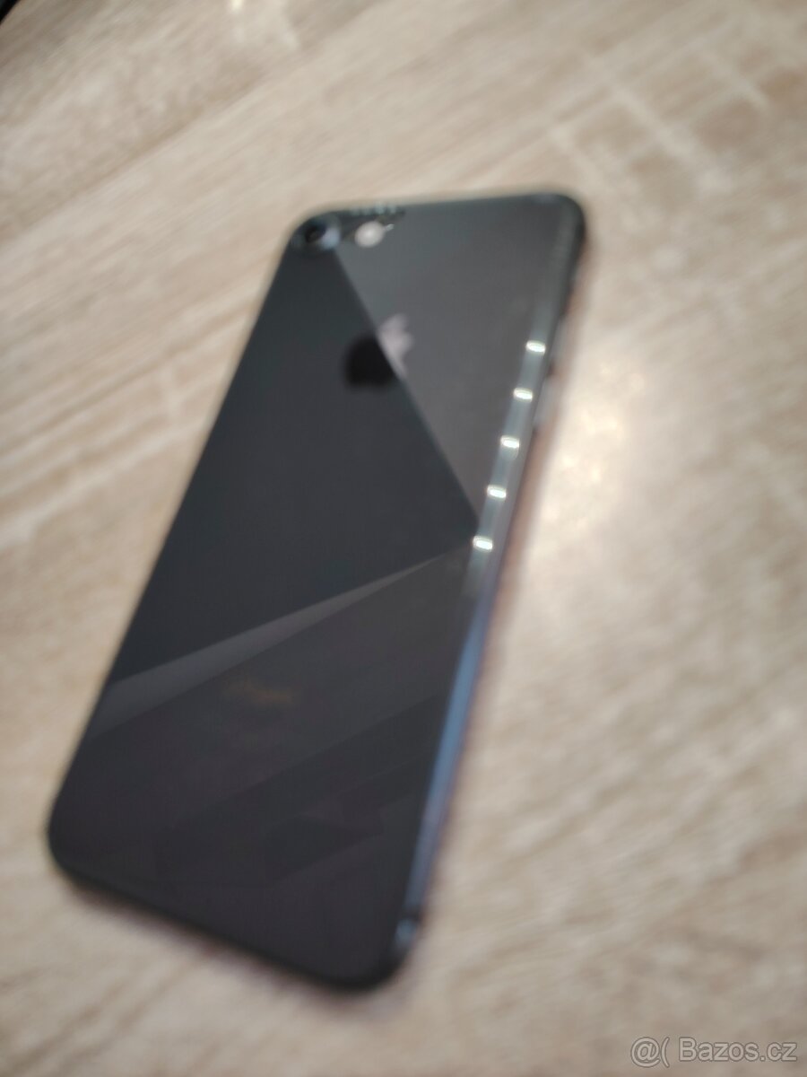 Apple iPhone 8 64gb dobrý stav - 7