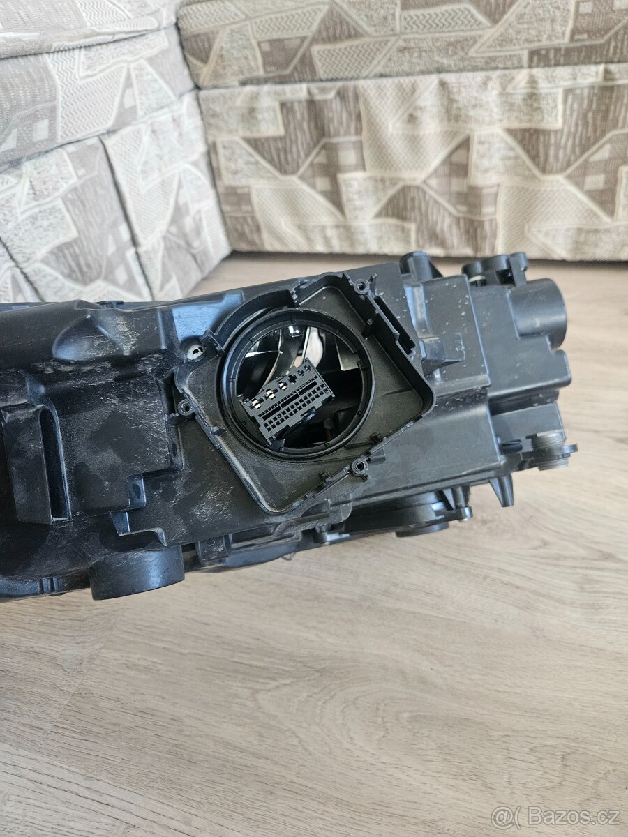 Světlomet přední pravý LED ŠKODA Scala - 7