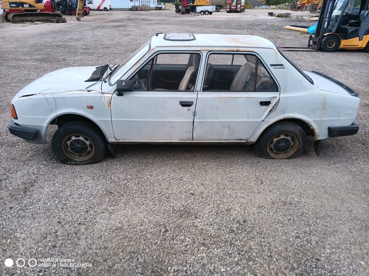 Škoda 120L - 7