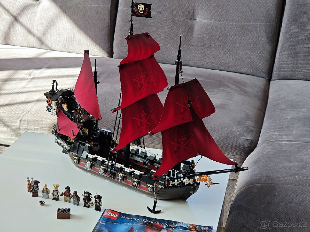 Lego 4195 - Queen Anne's Revenge - 7