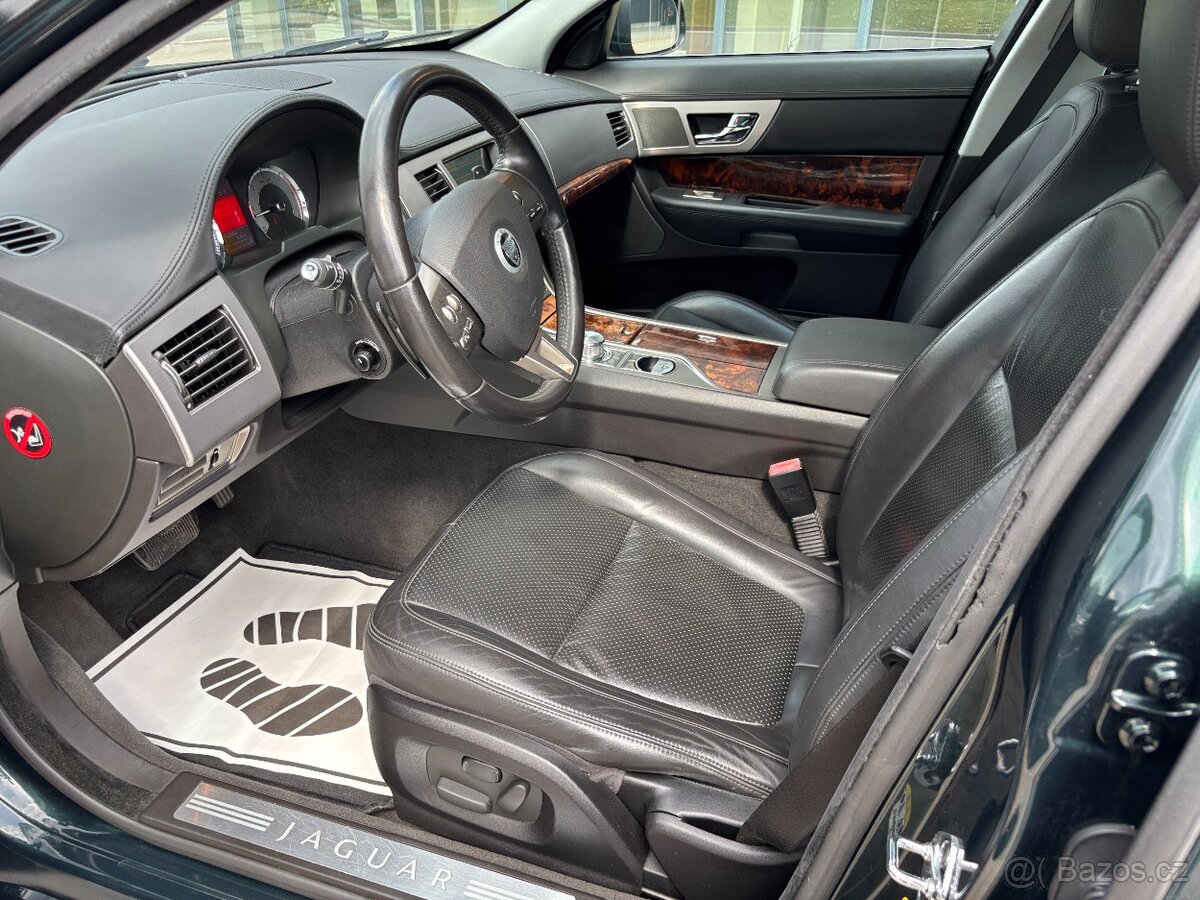 Jaguar XF 3.0D 177kW Automat - 7