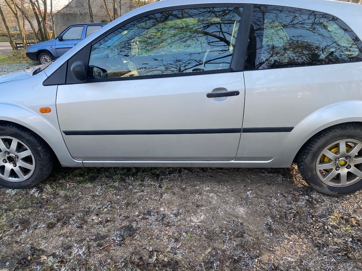 Ford fiesta 1.4 tdi - 7