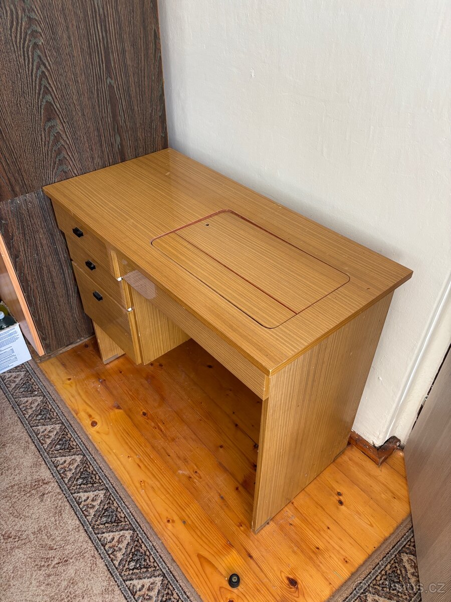 Šicí stroj Veritas Programm Automatic se stolkem - 7