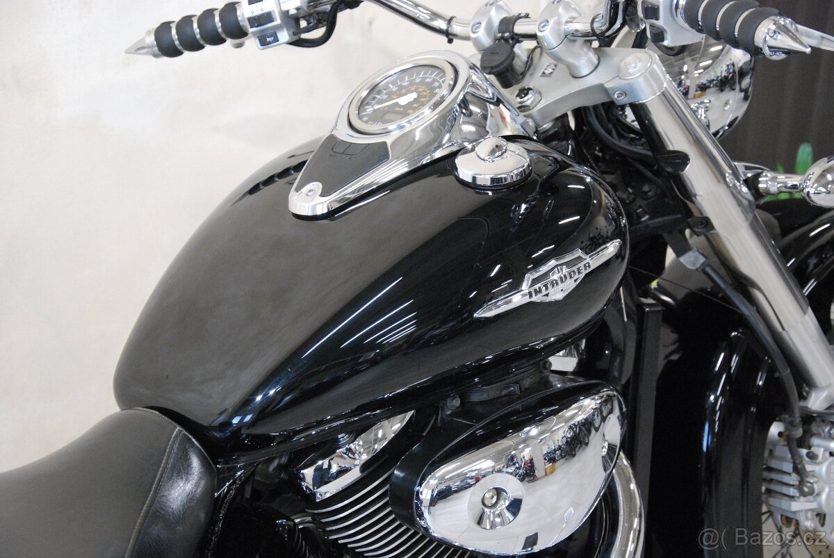 Suzuki VL 800 Intruder Volusia - hezký stav - 7