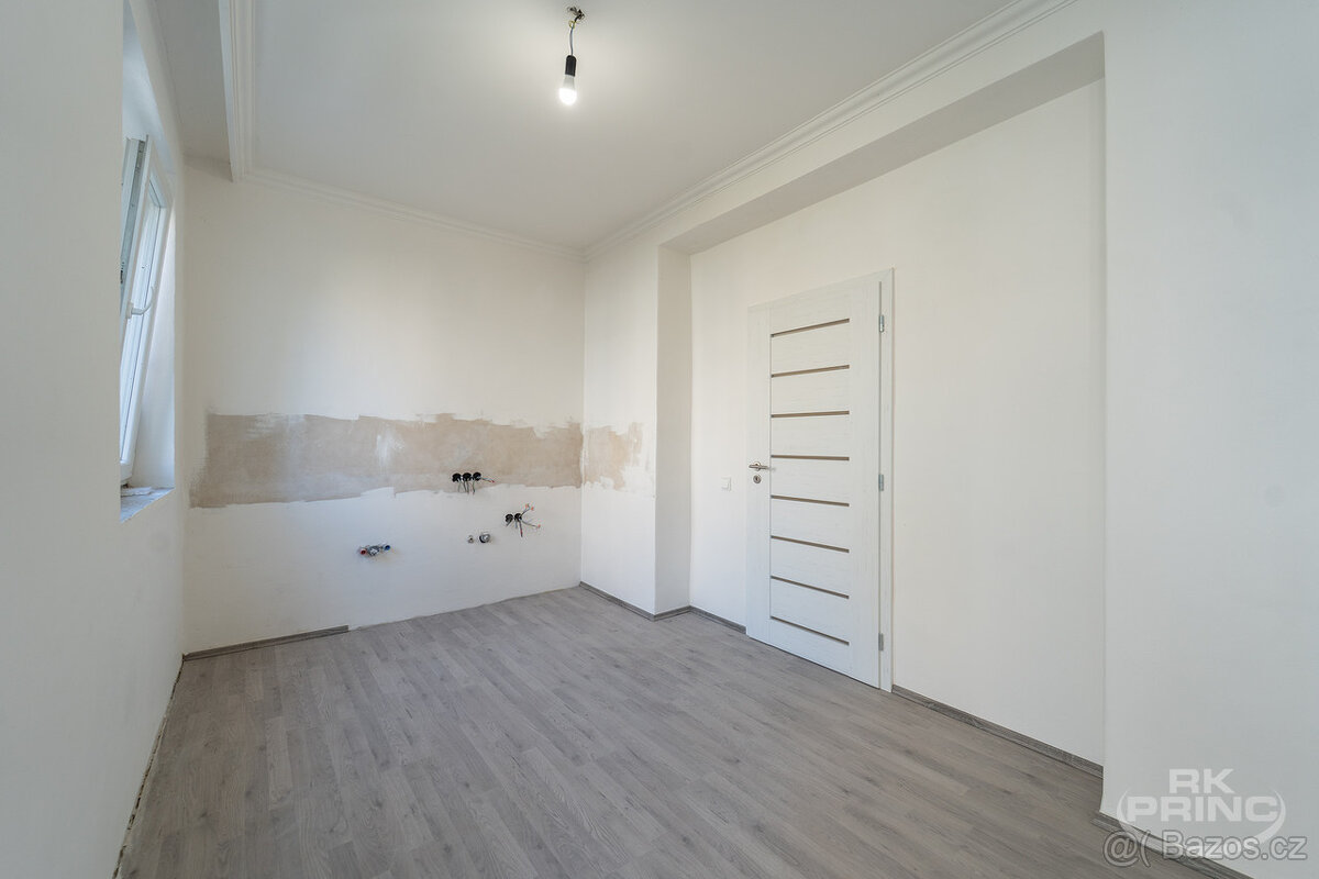 Dům, 7+kk, 180 m2, po rekonstrukci, pozemek 250 m2, Hlavenec - 7