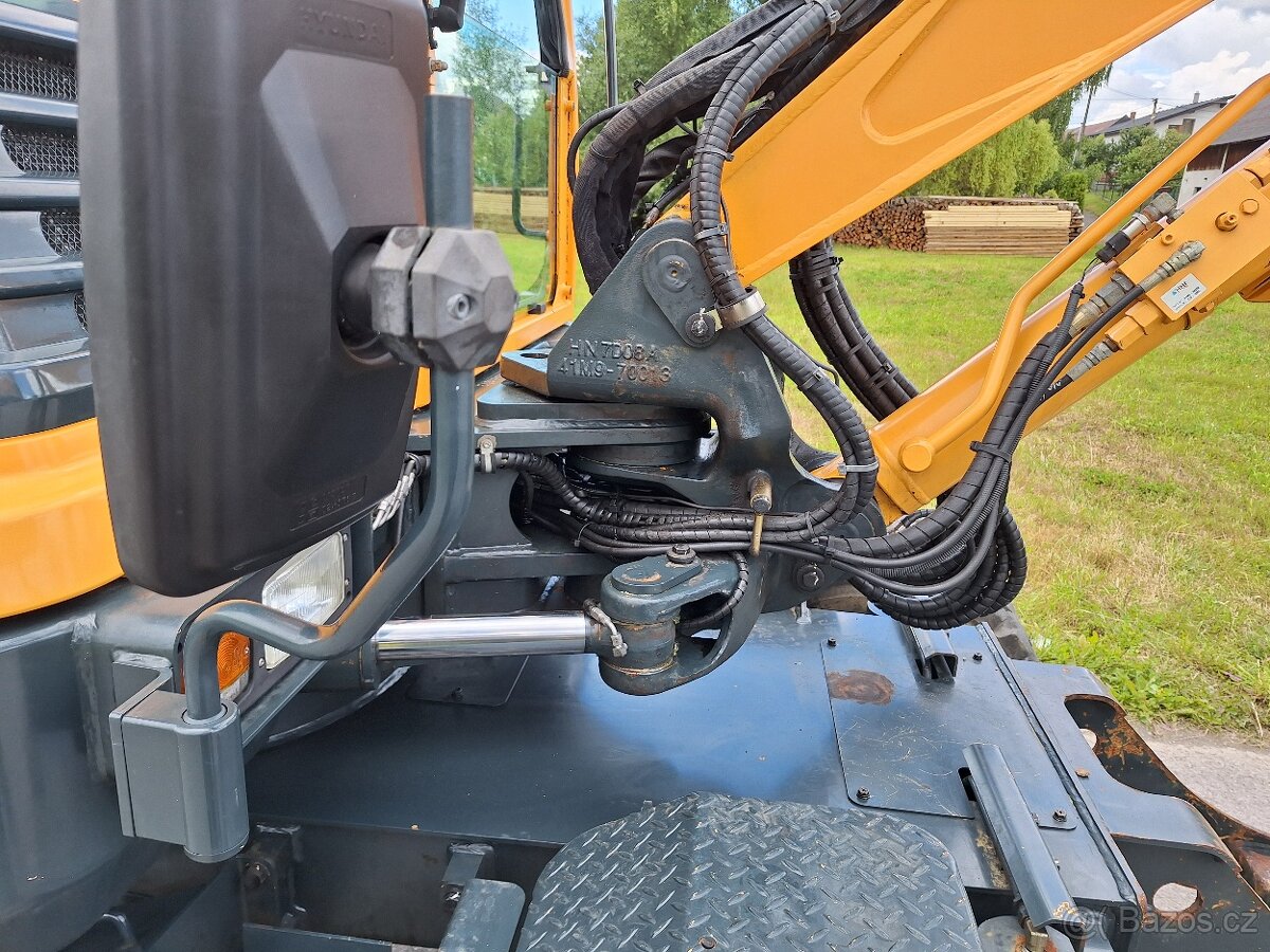 Kolesový otočný bager Hyundai 55w-9a robex - 7