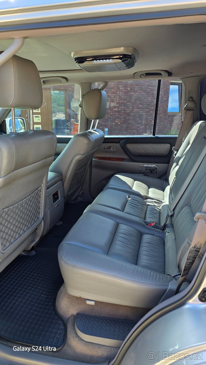 Toyota Land Cruiser 100 - 7