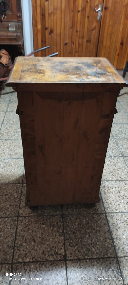 Starožitná komoda - 7