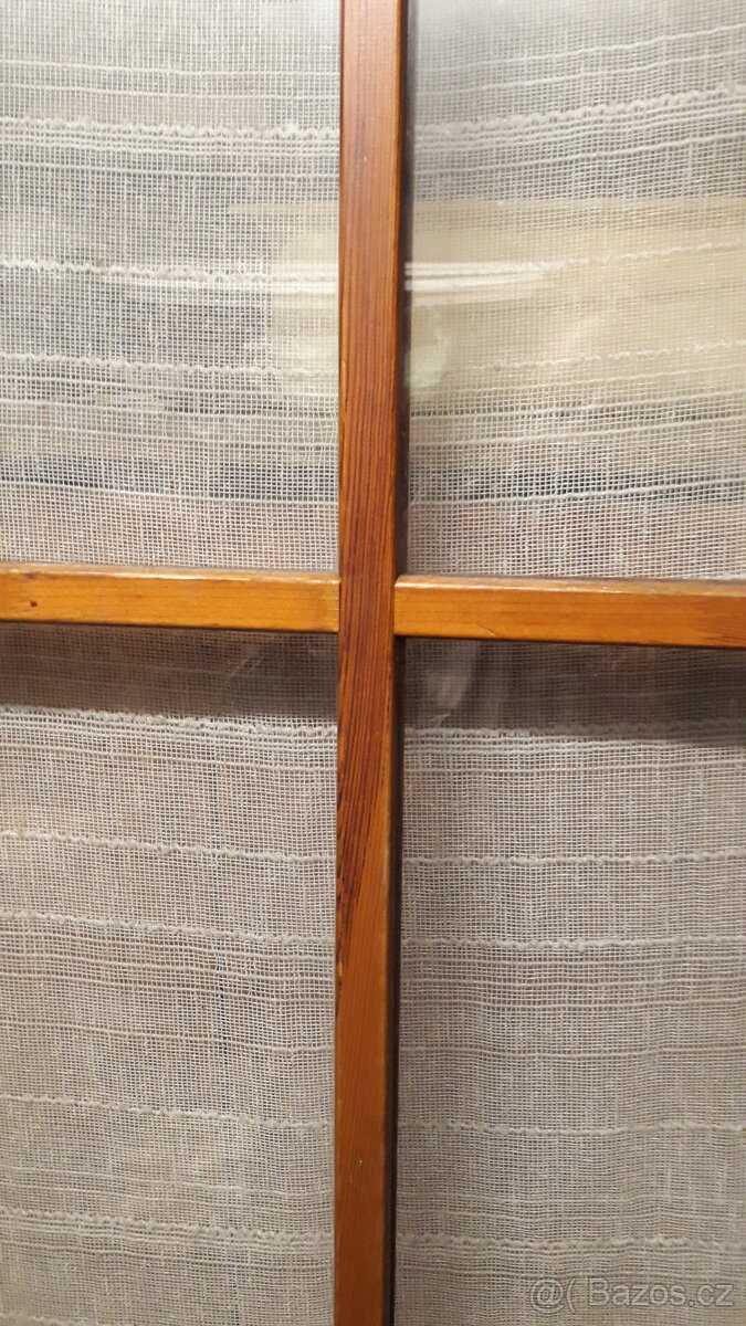 Dřevěné balkonové dveře se žaluzií. - 7