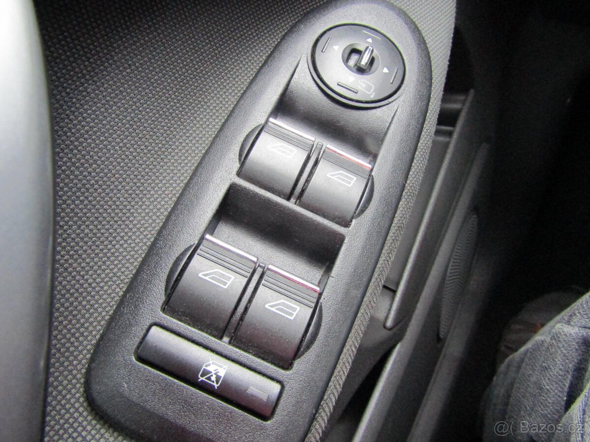 Ford Kuga 2.0TDCi , 100 kW nafta, 2010 - 7