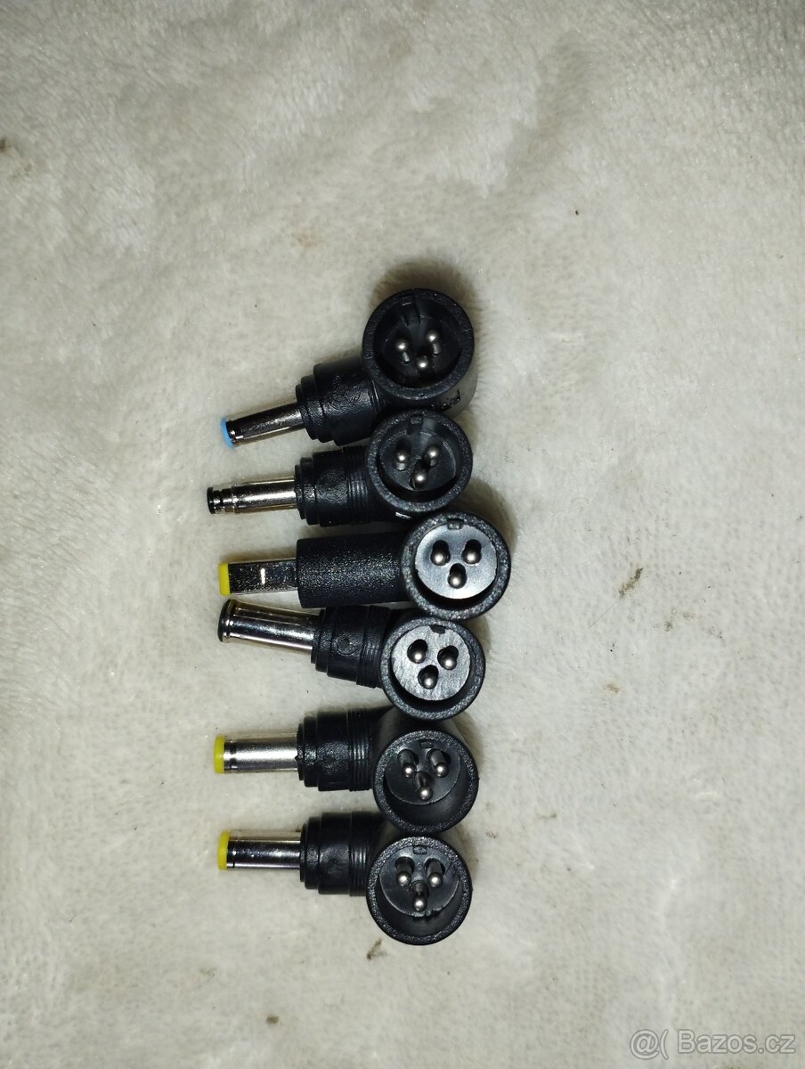 adaptery na notebooky + nabíječka na notebook - 7